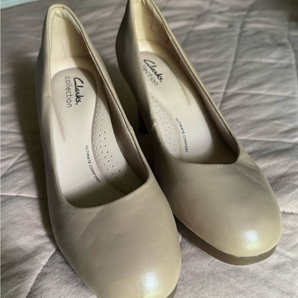 Clarks Cream Heels Versatile Comfort